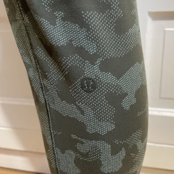 Lululemon Ready to Rulu Heritage Camo  Olive Green Jogger 4 EUC - Picture 4 of 4